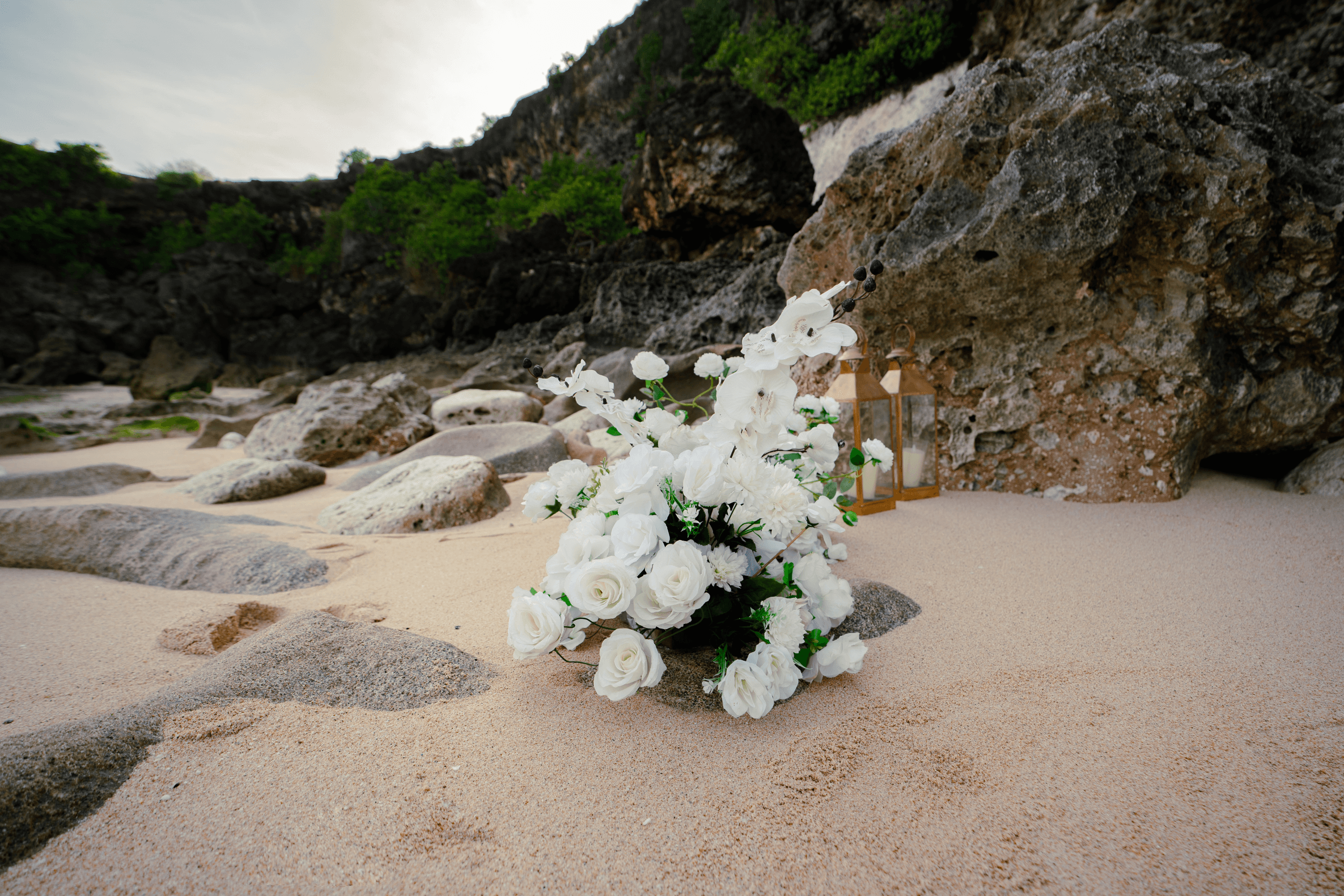 Bridal bouquet and wedding details