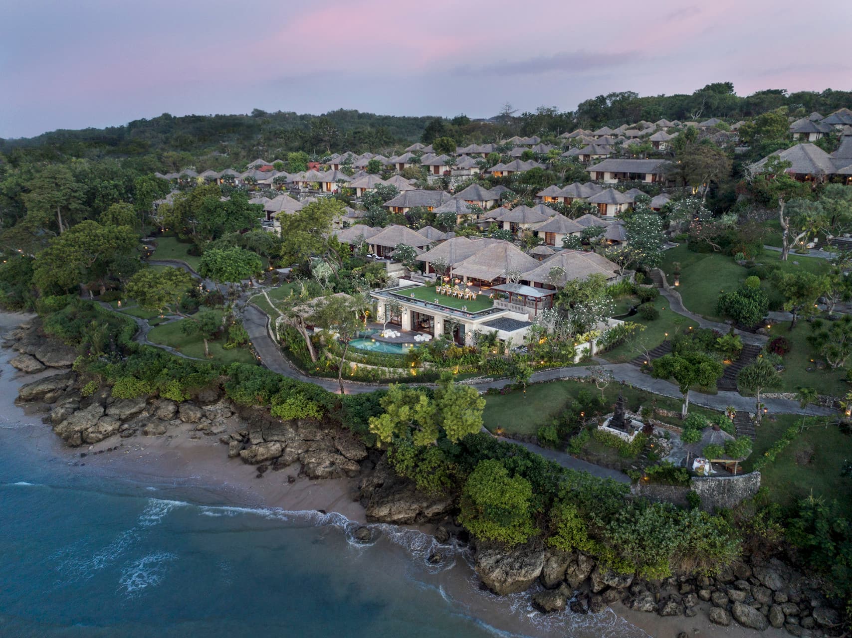 Four Seasons Resort - Intimate Luxury by the Ocean