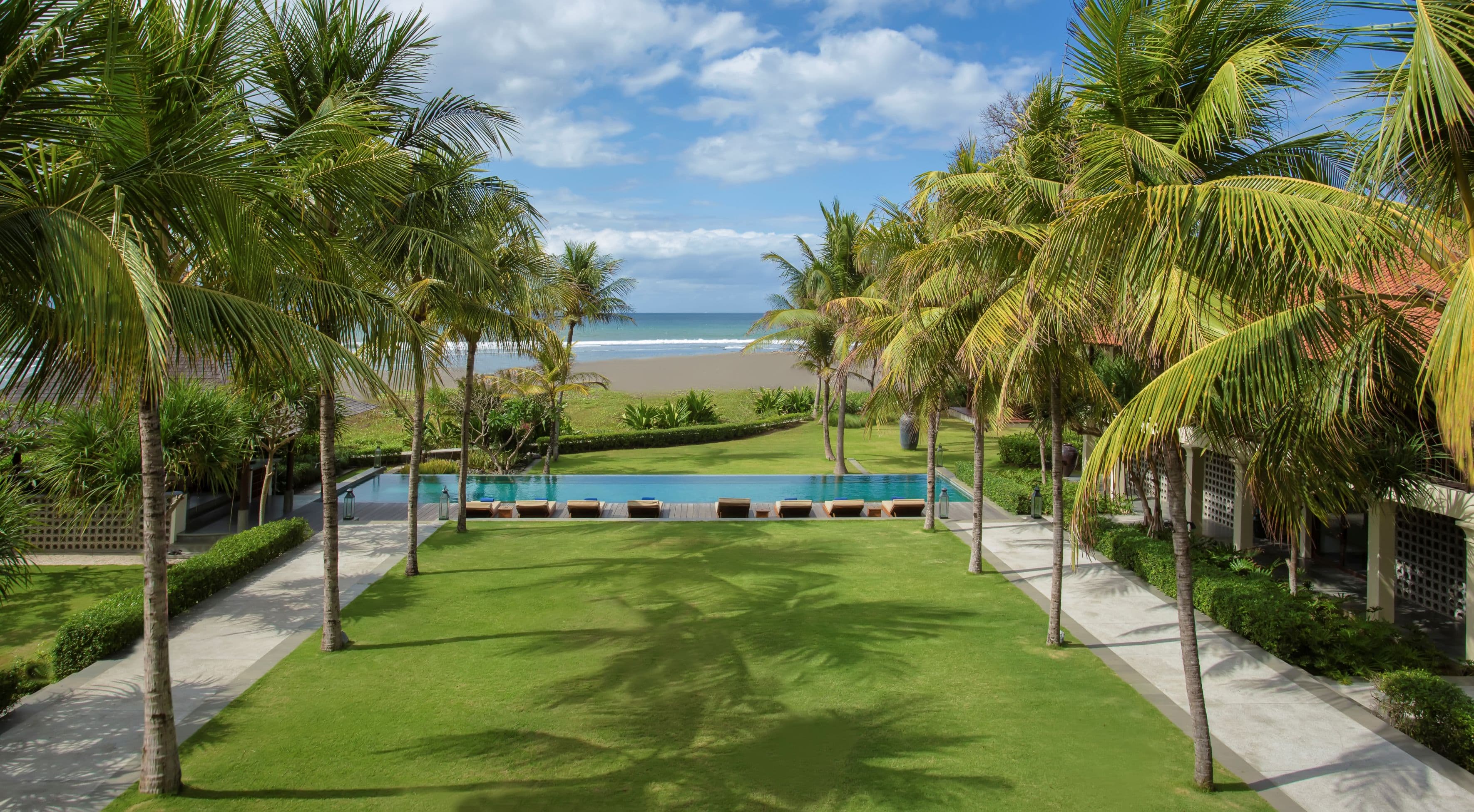 Jeeva Saba Estate - Secluded Beachfront Paradise